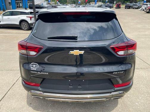 Mosaic Black Metallic 2023 Chevrolet Trailblazer ACTIV