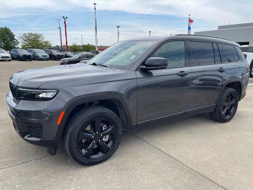 Baltic Gray Metallic Clearcoat 2024 Jeep Grand Cherokee L Altitude