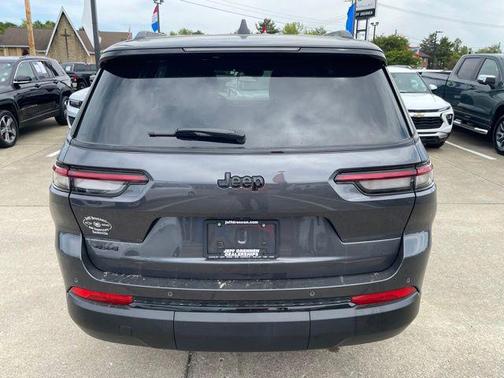 Baltic Gray Metallic Clearcoat 2024 Jeep Grand Cherokee L Altitude
