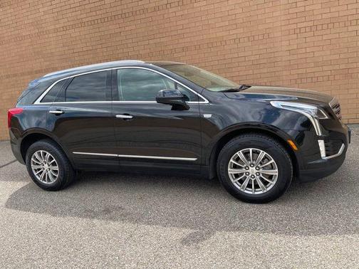 Stellar Black Metallic 2019 Cadillac XT5 Luxury