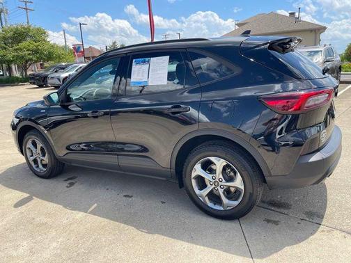 AGATE BLACK METALLIC 2025 Ford Escape ST-Line