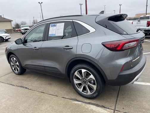 2025 Ford Escape Platinum