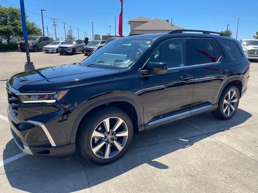 Crystal Black Pearl 2023 Honda Pilot AWD Elite