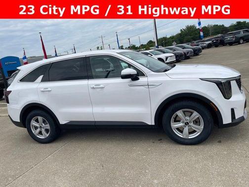Glacial White Pearl 2024 Kia Sorento LX