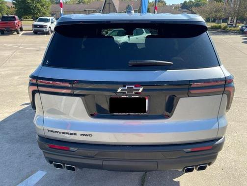 2024 Chevrolet Traverse LS