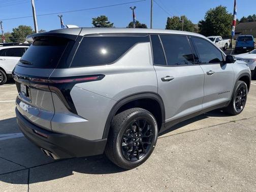 2024 Chevrolet Traverse LS