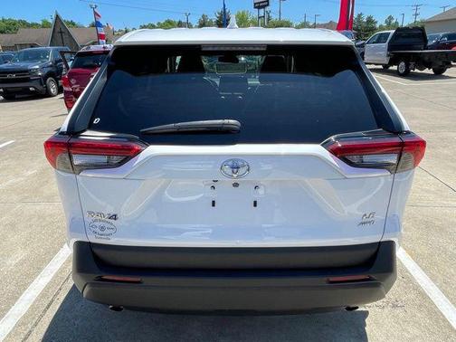 Ice Cap 2023 Toyota RAV4 LE