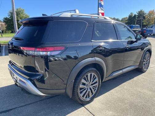 2022 Nissan Pathfinder SL 4WD