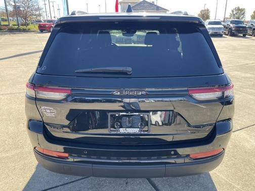 2022 Jeep Grand Cherokee Altitude