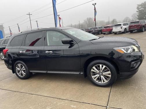 2019 Nissan Pathfinder S