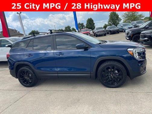 Marine Metallic 2022 GMC Terrain SLE