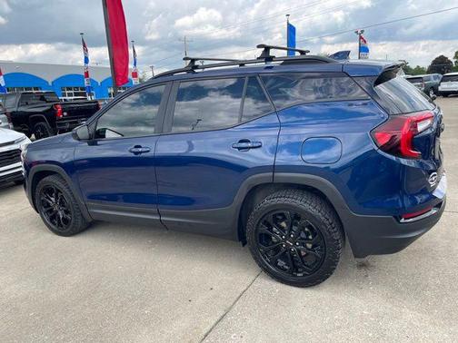 Marine Metallic 2022 GMC Terrain SLE