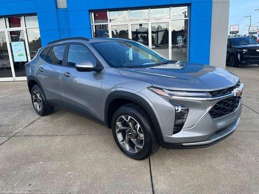 Sterling Gray Metallic 2024 Chevrolet Trax LT