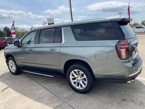 Silver Sage Metallic 2024 Chevrolet Suburban Premier