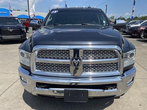 2018 RAM 3500 Laramie Crew Cab 4x4 8' Box