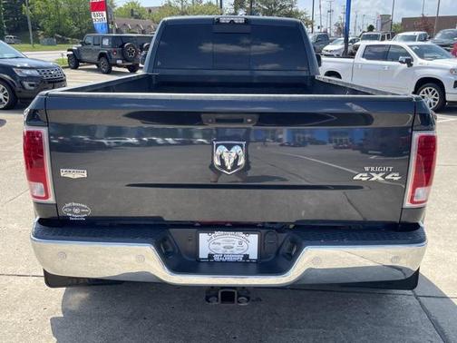 2018 RAM 3500 Laramie Crew Cab 4x4 8' Box