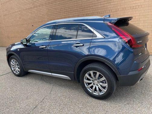 Twilight Blue Metallic 2021 Cadillac XT4 Premium Luxury