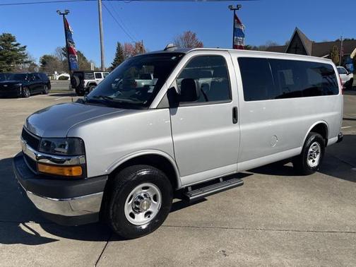 2024 Chevrolet Express 2500 RWD 2500 Regular Wheelbase LT