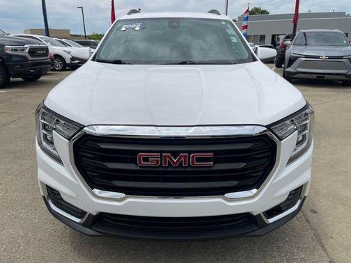 Summit White 2022 GMC Terrain SLE