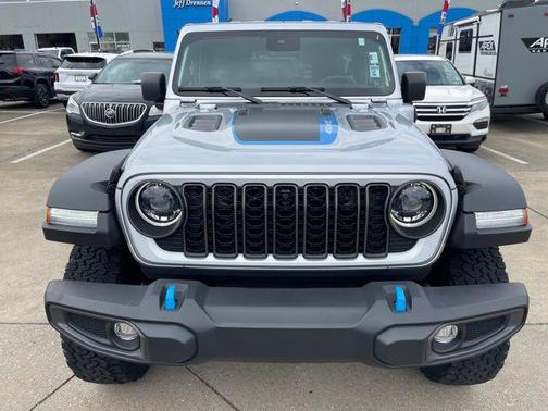 Silver Zynith Clearcoat 2024 Jeep Wrangler 4xe Rubicon