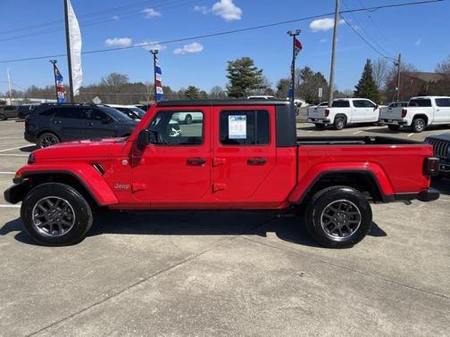 2023 Jeep Gladiator Overland