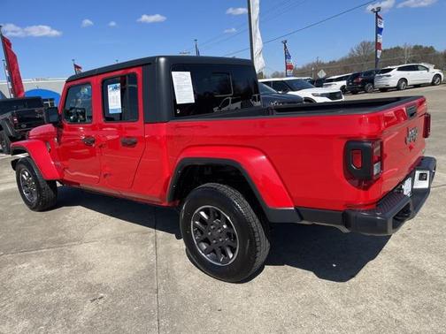 2023 Jeep Gladiator Overland