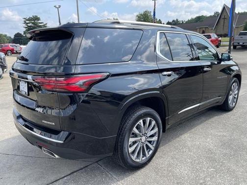 Mosaic Black Metallic 2023 Chevrolet Traverse Premier