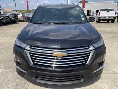 Mosaic Black Metallic 2023 Chevrolet Traverse Premier