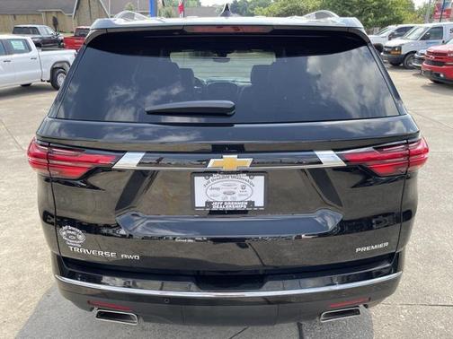Mosaic Black Metallic 2023 Chevrolet Traverse Premier