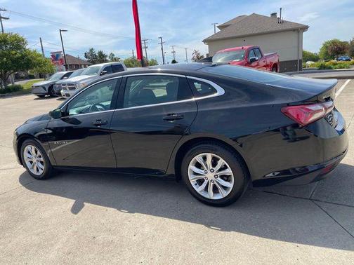 Mosaic Black Metallic 2020 Chevrolet Malibu FWD LT