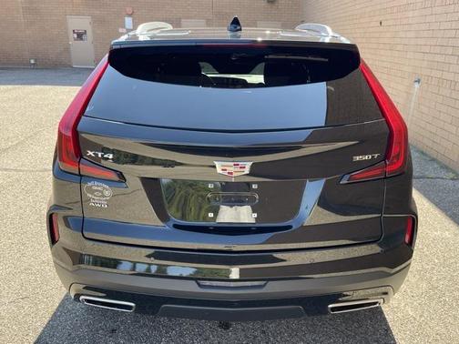 2024 Cadillac XT4 Premium Luxury