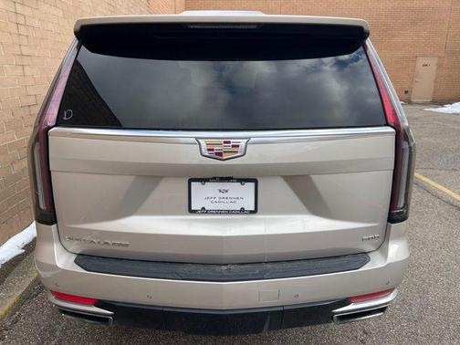 2022 Cadillac Escalade Premium Luxury