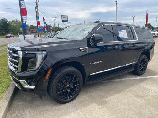 Onyx Black 2025 GMC Yukon XL 4WD Elevation