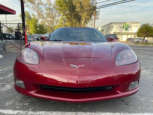 Photo 2 of 14 of 2007 Chevrolet Corvette Base