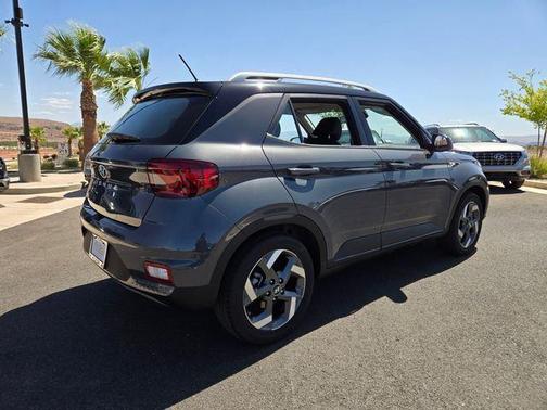 Ecotronic Gray w/Black Roof 2025 Hyundai VENUE Limited