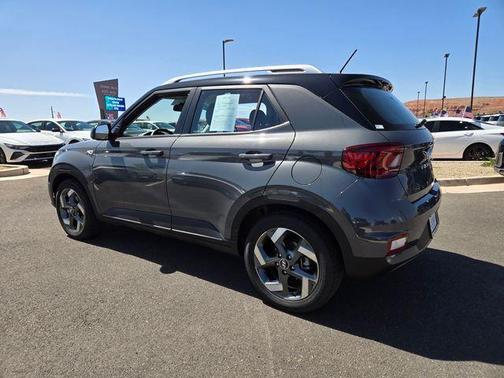 Ecotronic Gray w/Black Roof 2025 Hyundai VENUE Limited