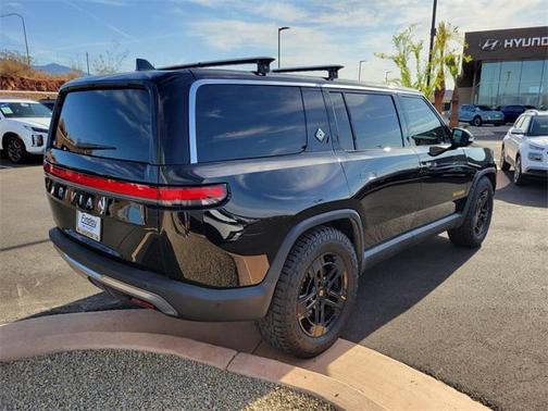 2023 Rivian R1S Adventure