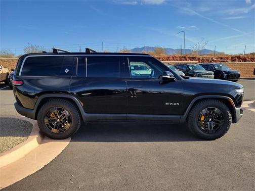 2023 Rivian R1S Adventure