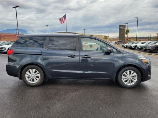 2017 Kia Sedona LX