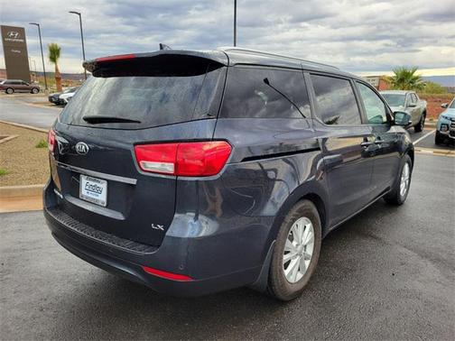 2017 Kia Sedona LX