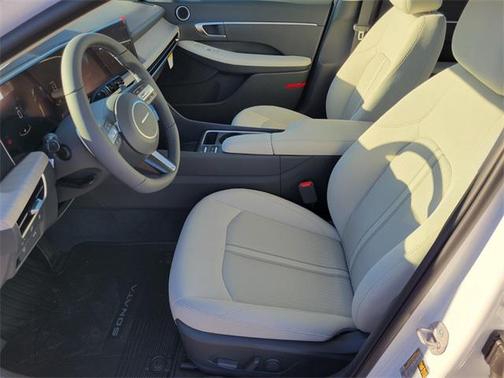 2026 Hyundai SONATA Hybrid SE