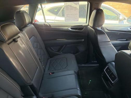 Pure White 2024 Volkswagen Atlas Cross Sport 2.0T SE