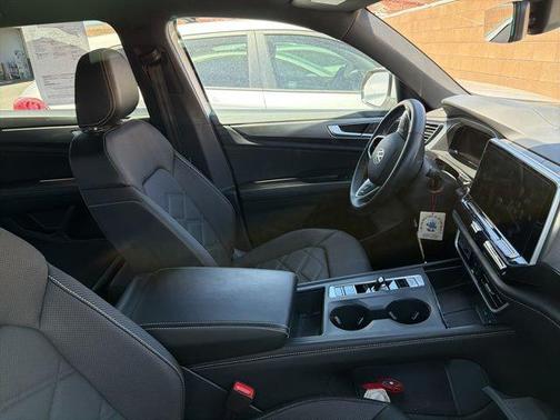 Pure White 2024 Volkswagen Atlas Cross Sport 2.0T SE