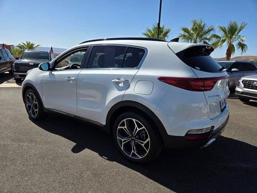 Snow White Pearl 2022 Kia Sportage SX Turbo
