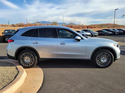 2025 Mercedes-Benz GLC 300 Base