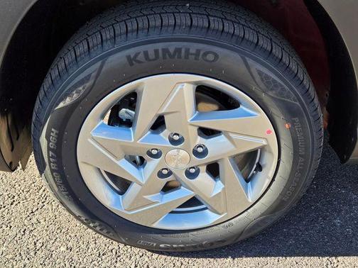 Ultimate Red Metallic 2026 Hyundai KONA SE