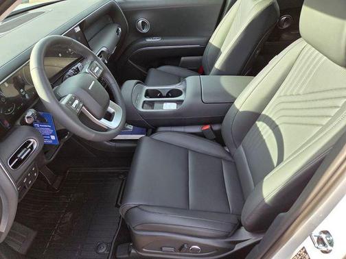 Creamy White Pearl 2026 Hyundai Palisade Hybrid SEL 7P