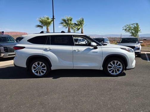Blizzard Pearl 2020 Toyota Highlander Hybrid Limited