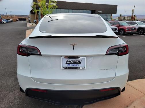 2022 Tesla Model Y Long Range Dual Motor All-Wheel Drive
