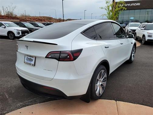 2022 Tesla Model Y Long Range Dual Motor All-Wheel Drive